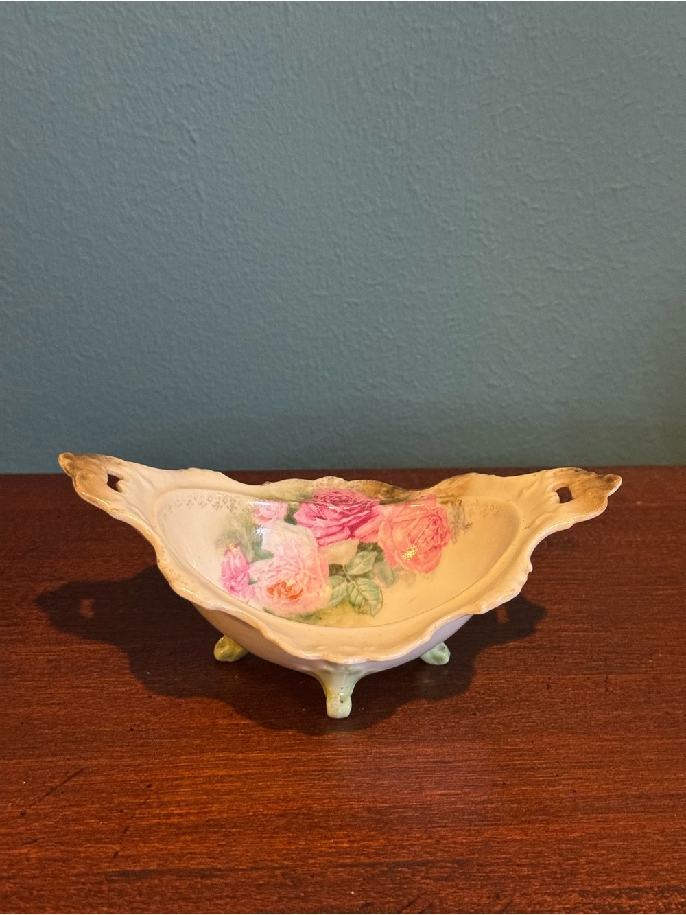 VTG Footed porcelain Bowl Dish with pink rose floral pattern & open handles